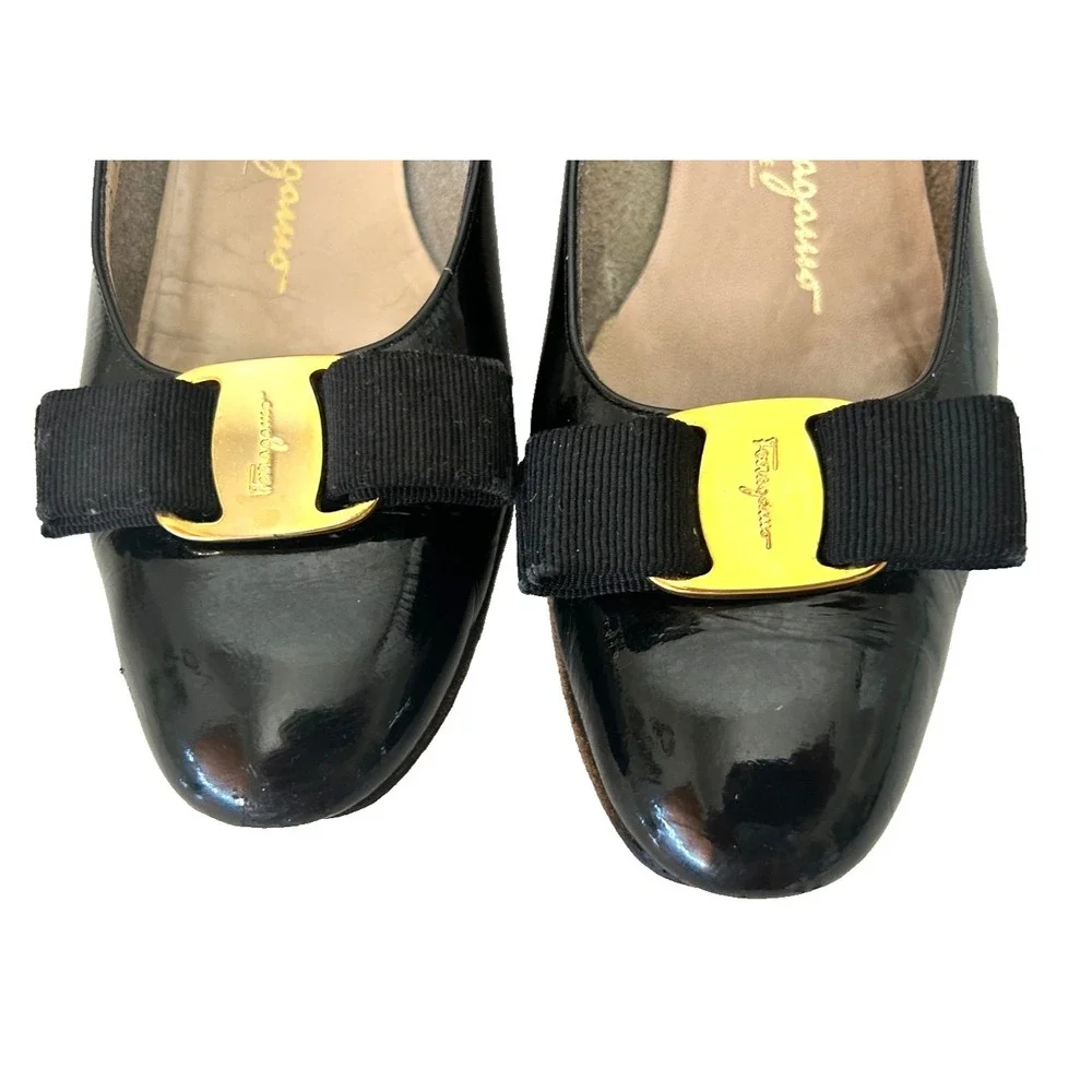 Salvatore Ferragamo Black Patent Leather Low Heel Lillaz Pumps Size 7 AA